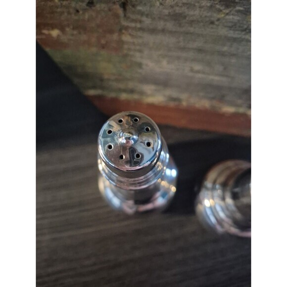 Vintage International Silverplate Salt & Pepper Shakers with Resistant Lining 4" - Picture 6 of 8